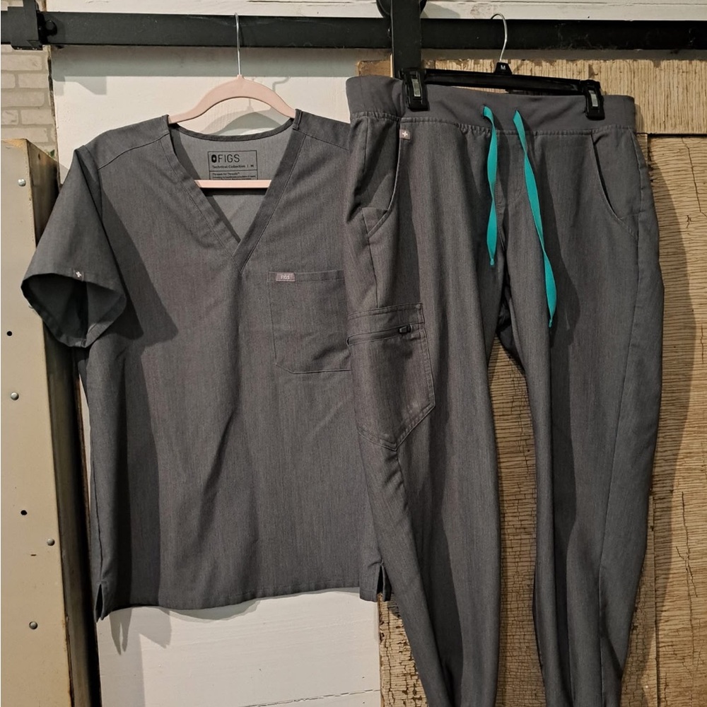 Figs Gray Scrub Set with Teal Accents